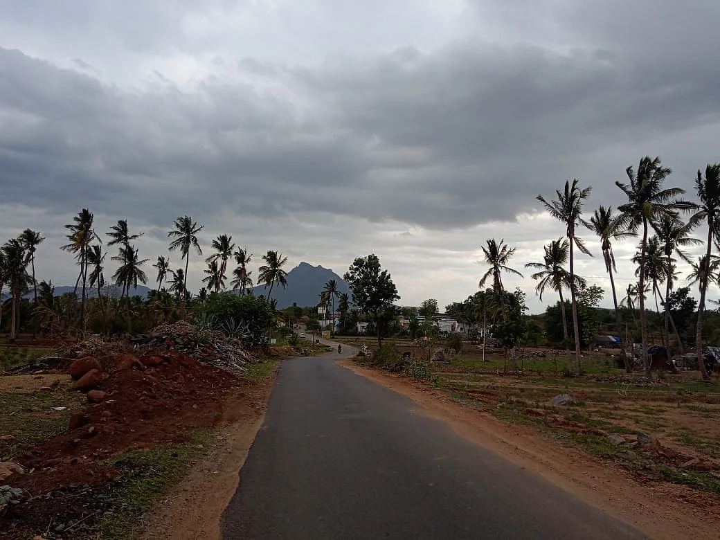 தீர்த்தமலை சாலை
