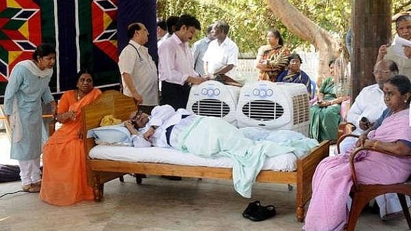 என்னைப் போய் நடிக்கச் சொல்றியா ...