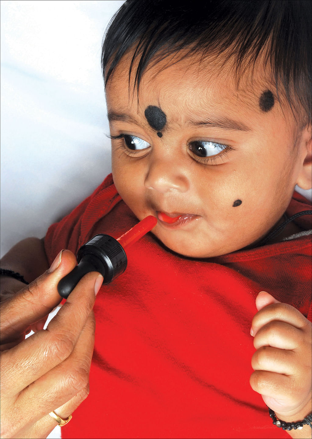 குழந்தைகளுக்கு மருந்து கொடுக்கும்போது...
