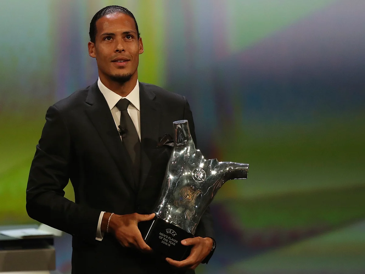 மெஸ்ஸி, ரொனால்டோ இல்லை... UEFA-ன் சிறந்த வீரர் - விர்ஜைல் வேன் டைக்! யார் இவர்? #UCL #UEFAawards