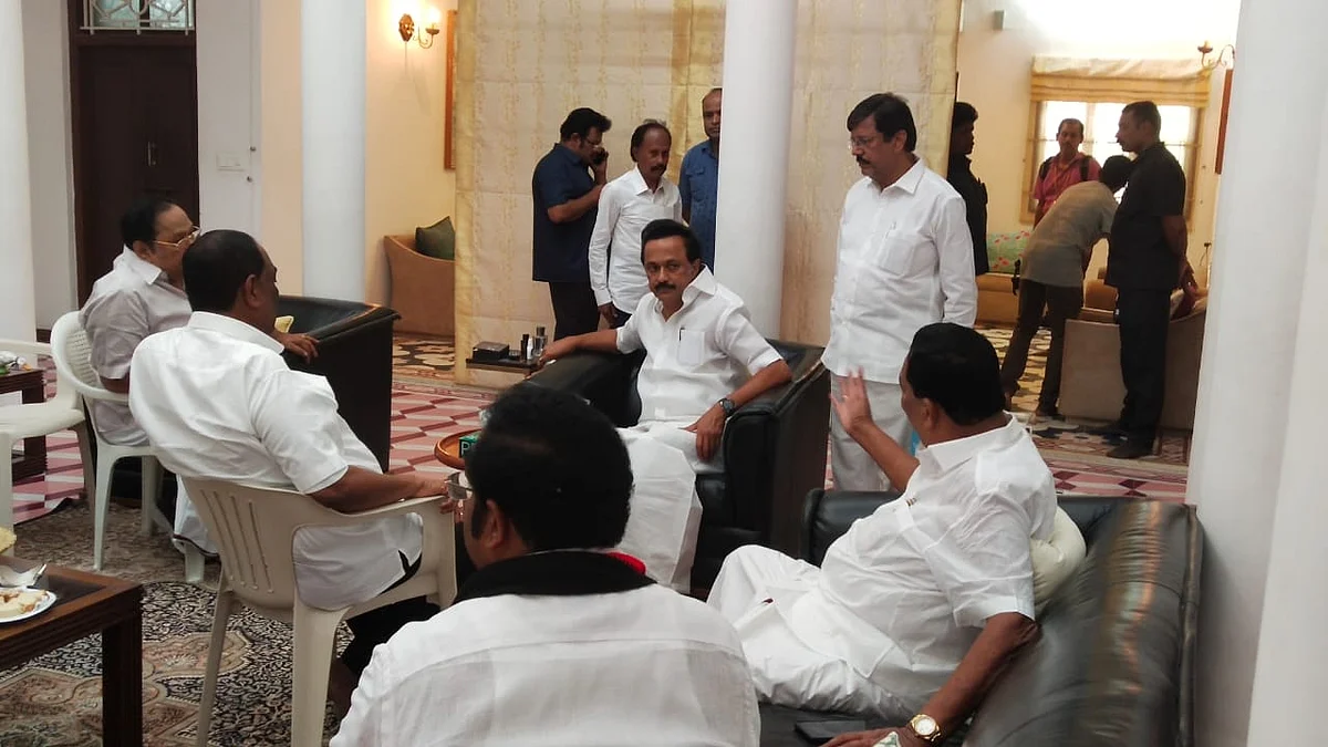 ஸ்டாலின் நடத்திய ஆலோசனைக் கூட்டம்