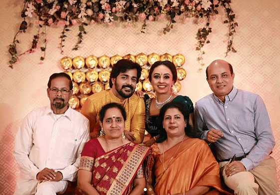 Srinish, Pearle with their parents