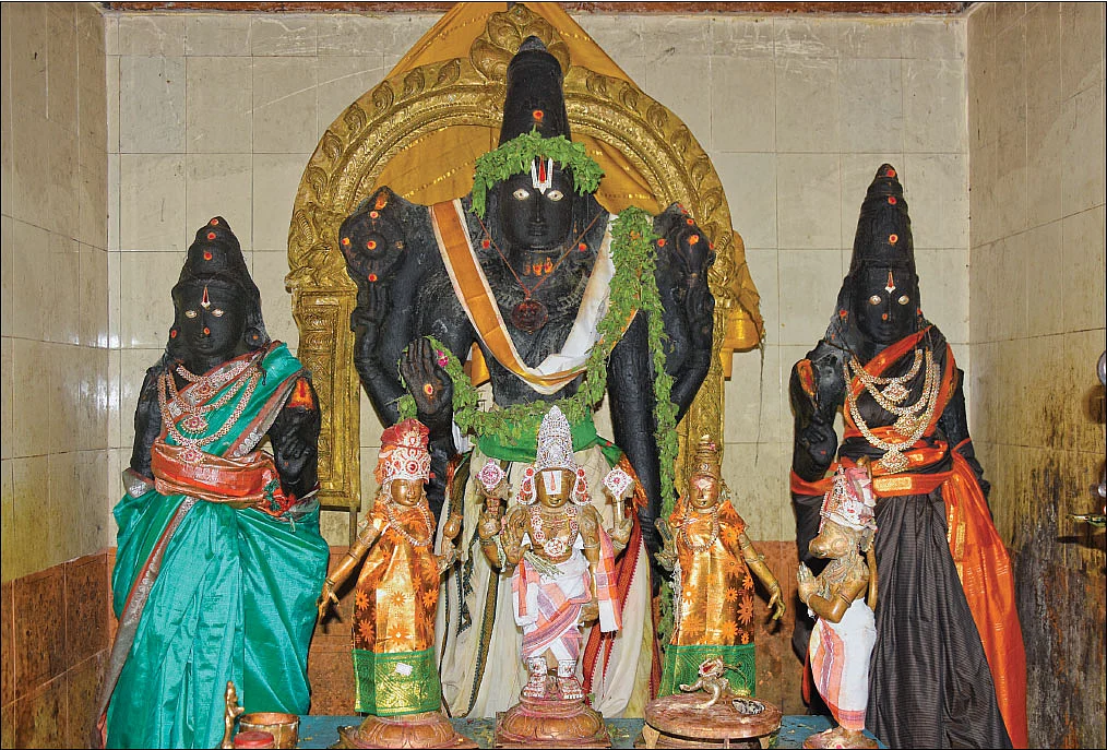காவிரிக்கு வழிகாட்டிய வரதராஜர்: திருக்கண்களில் சூரிய - சந்திரர்!