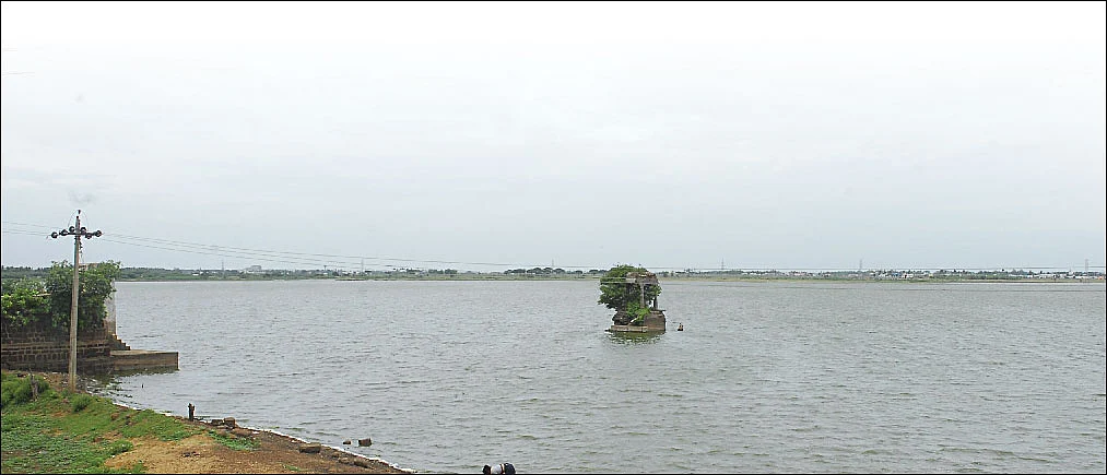 `அள்ளிக்கொடுப்பாள்
என்னைப்பெற்ற தாயார்!’