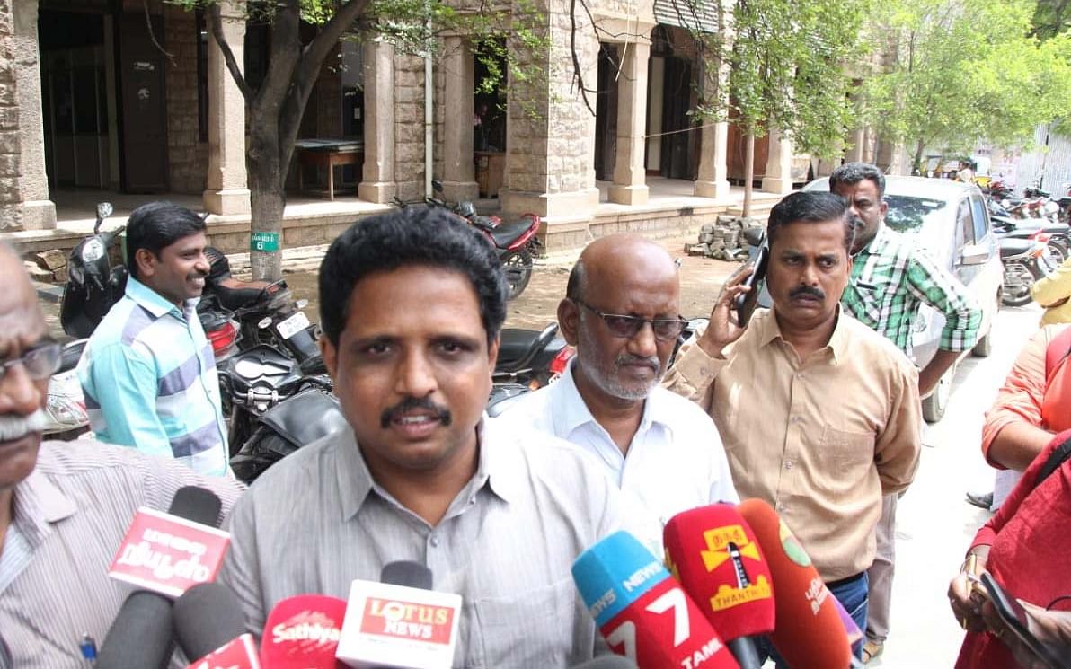 `இந்திய வரலாற்றுக்கே வெளிச்சம் பாய்ச்சும்!’ - கீழடி அகழாய்வு முடிவுகளால் நெகிழும் சு. வெங்கடேசன்