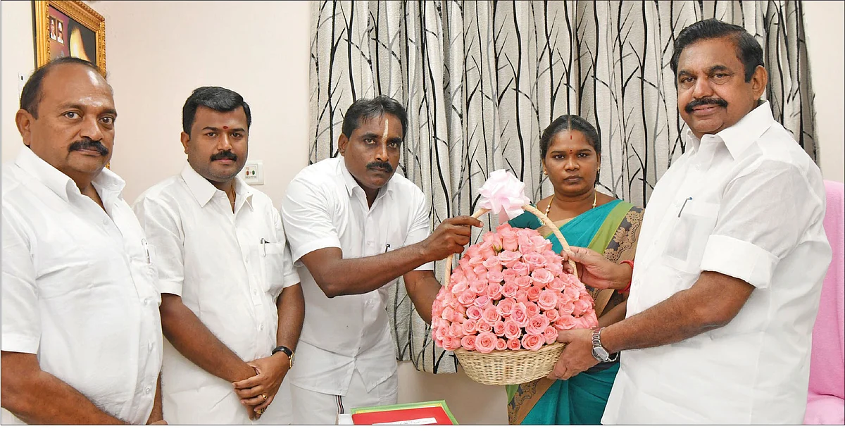 மிஸ்டர் கழுகு: தள்ளிப்போகிறதா அ.தி.மு.க பொதுக்குழு?
