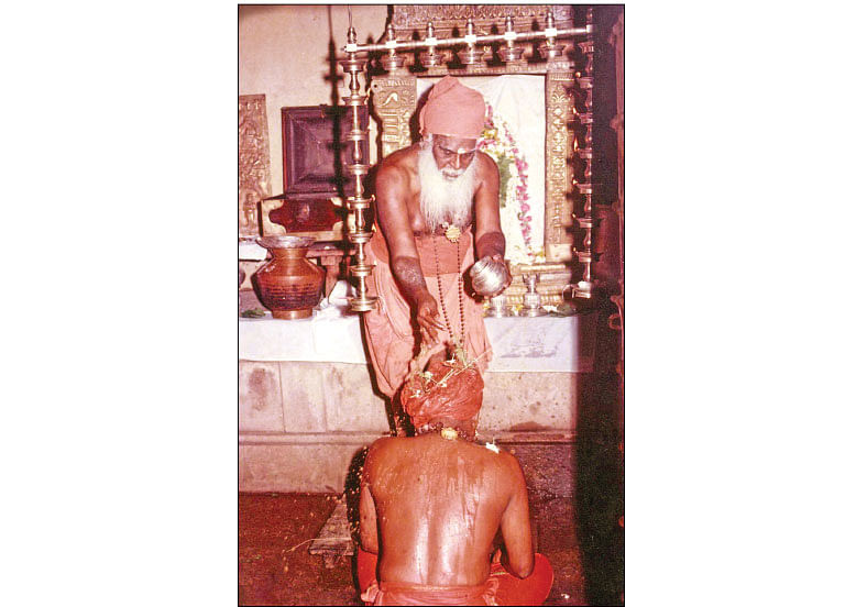 குரு மகாசன்னிதானத்துடன்