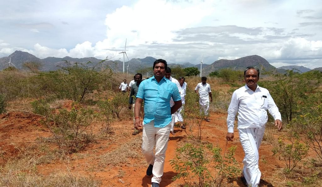 நீர்நிலைகள் தூர்வாரும் பணி