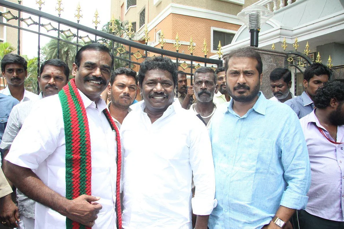 Thaniyarasu, Karunas, Tamimun Ansari