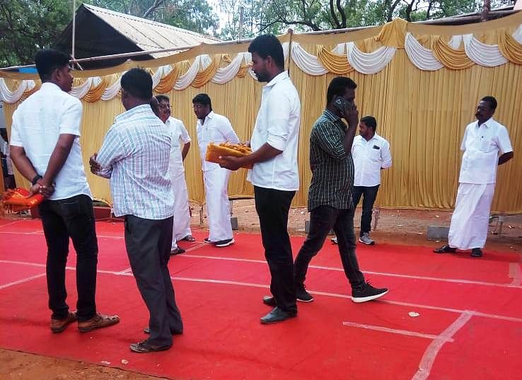 people waiting for thirunavukarasar MP