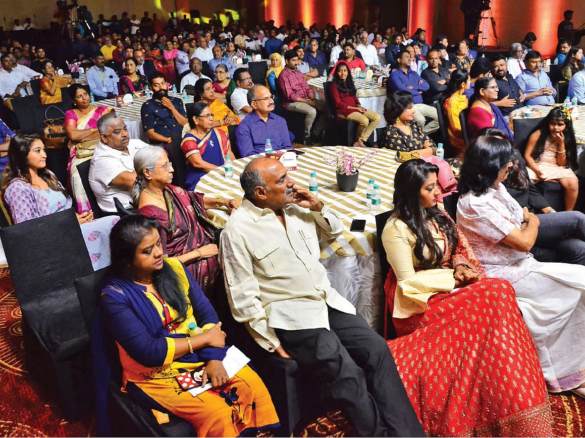 மனம் மகிழ ஒரு மாபெரும் விருந்து!