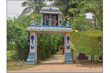 காவிரிக்கு வழிகாட்டிய வரதராஜர்: திருக்கண்களில் சூரிய - சந்திரர்!