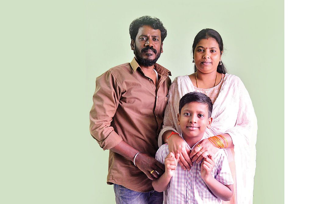 குடும்பத்துடன் இயக்குநர் ஆடம்தாசன்
