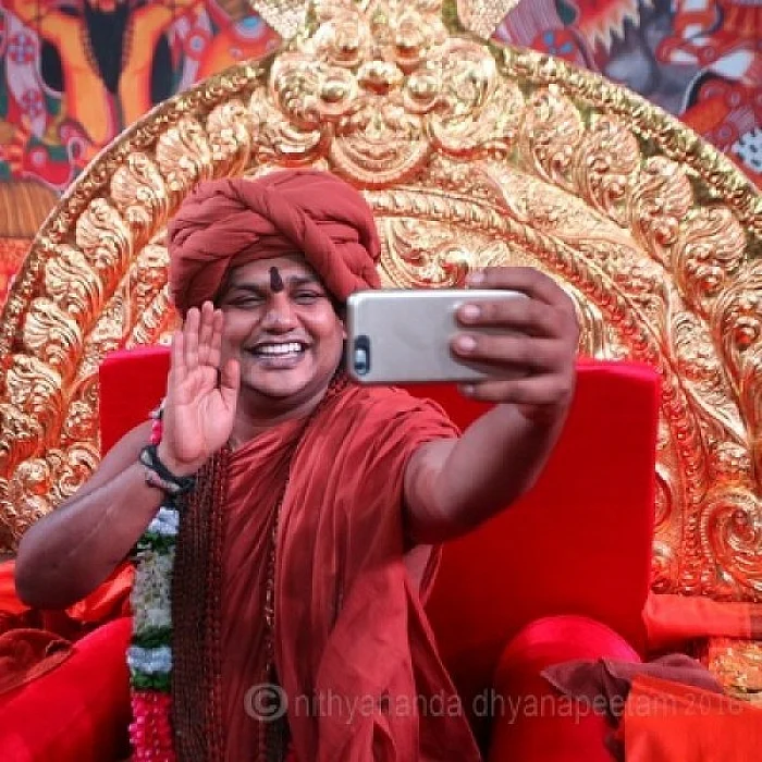 டெக்னாலஜியில் அப்டேட்டாக நித்தி!