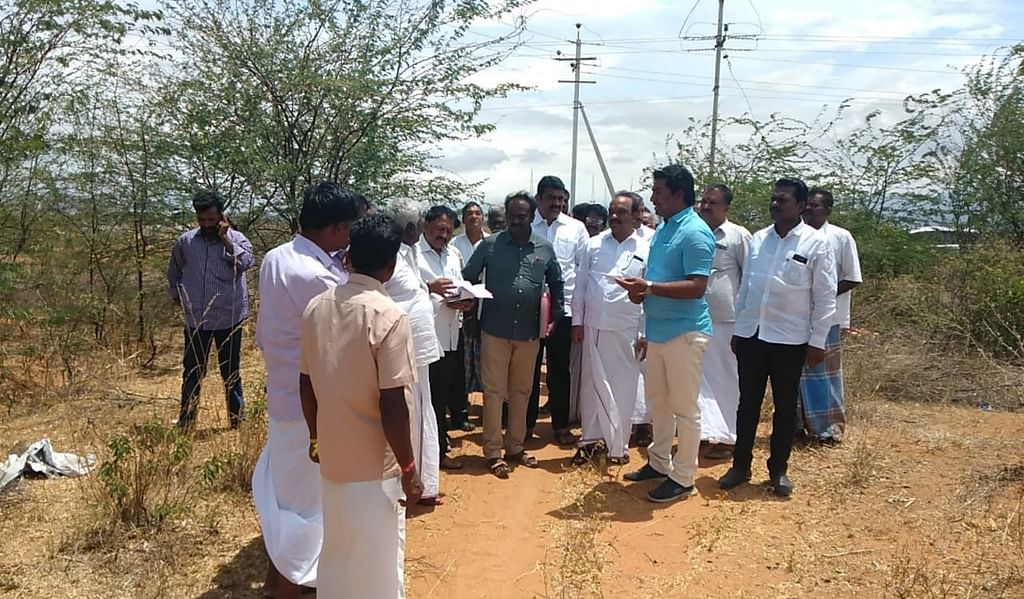 நீர்நிலை தூர்வாருதல்