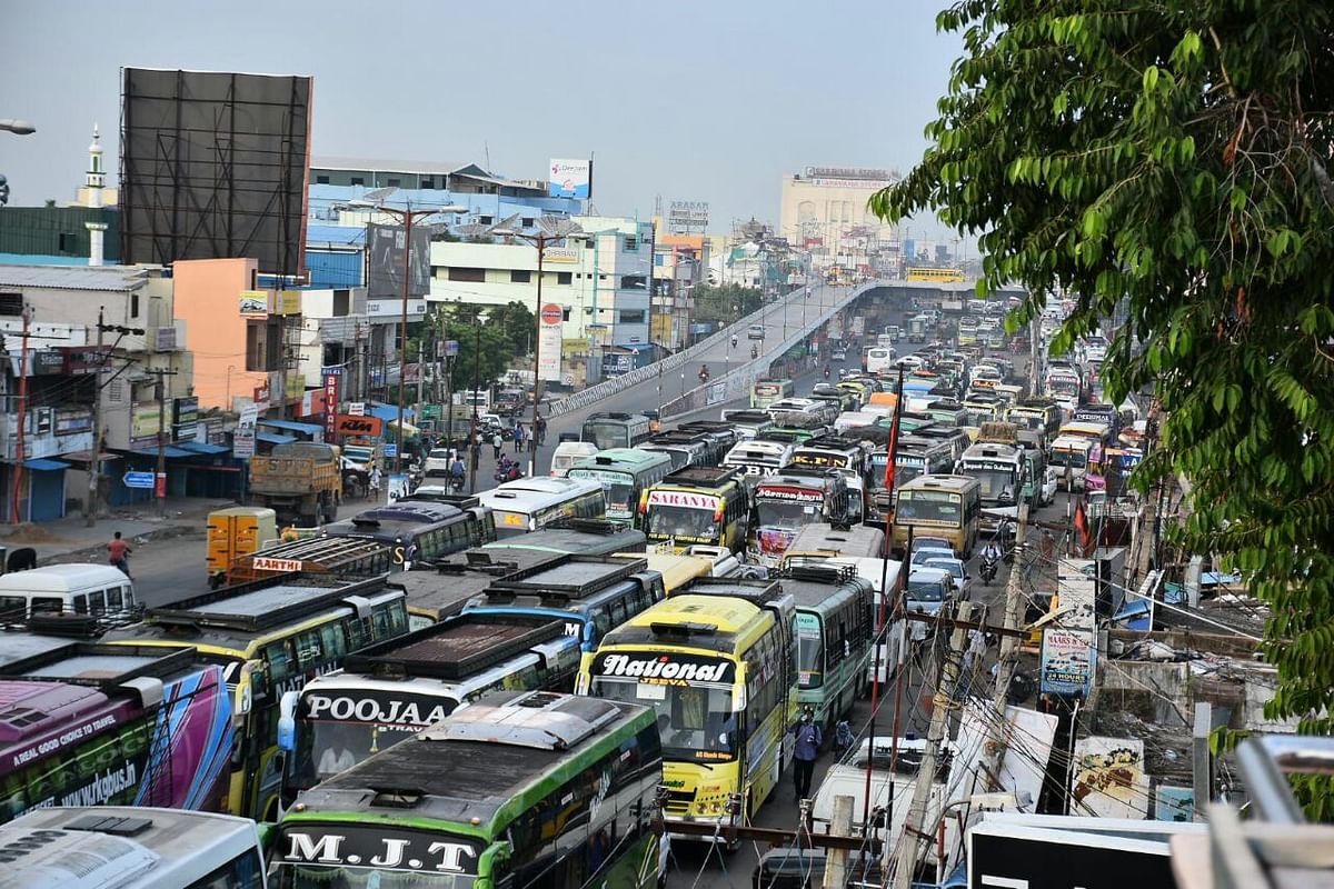 தீபாவளிக்கு கார் பயணமா... இந்த விஷயங்களில் கவனம் தேவை! #safetravels | Tips  for safety travel in festival time - Vikatan