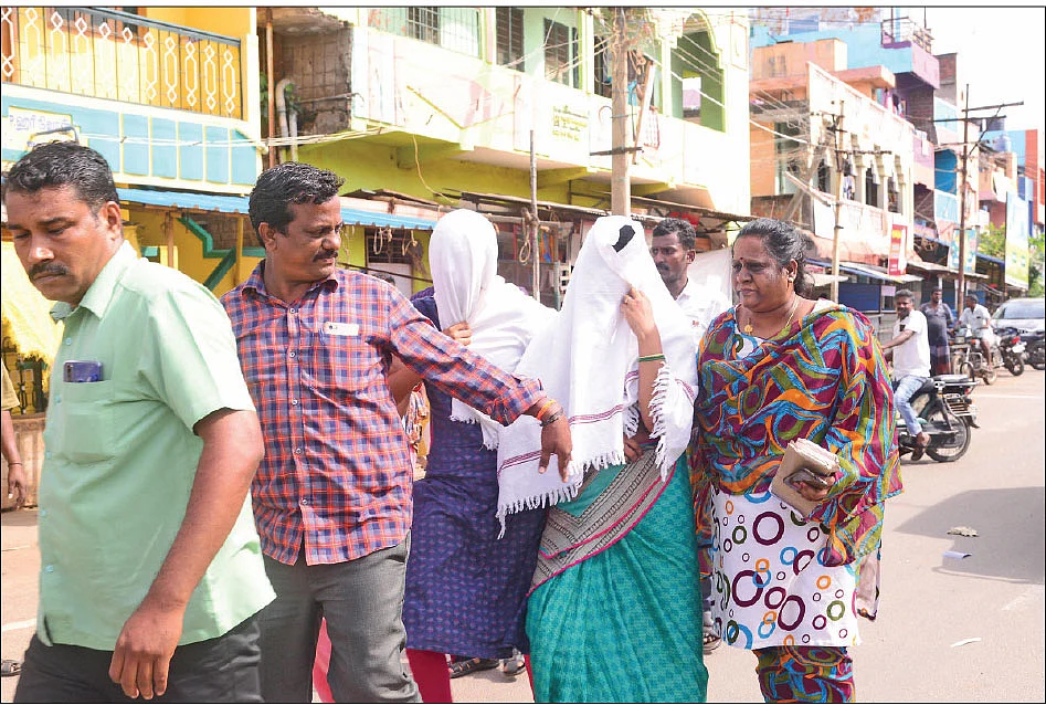 நீட் மோசடி - அலறவைக்கும் ஆல்இண்டியா நெட்வொர்க்... அமுக்கப்பார்க்கிறதா அரசு?