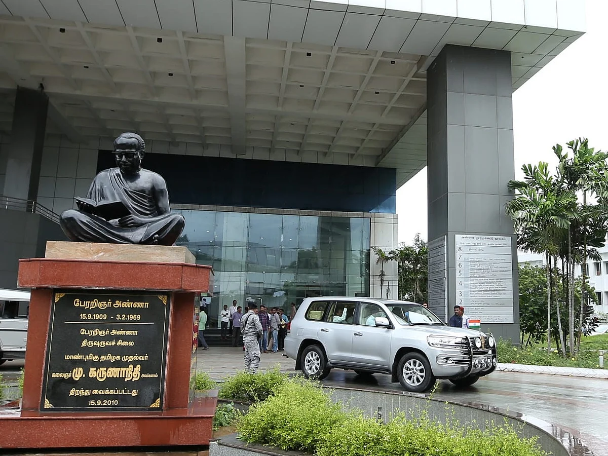 அண்ணா நூற்றாண்டு நூலகத்தில் ஸ்டாலின்! -`திடீர்' விசிட்டின் பின்னணி