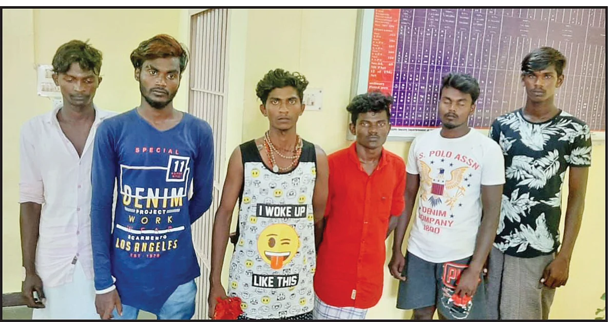 பிடிபட்ட இளைஞர்கள்