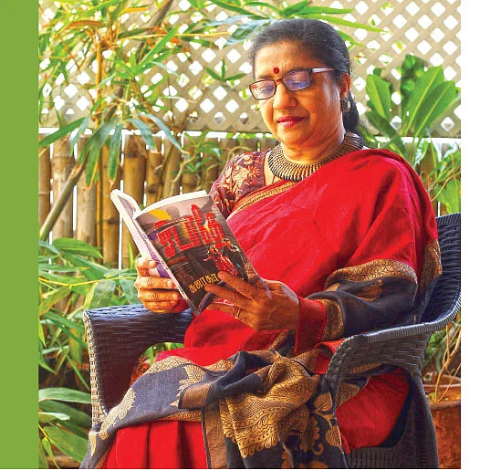 தாரிணி கோமல்