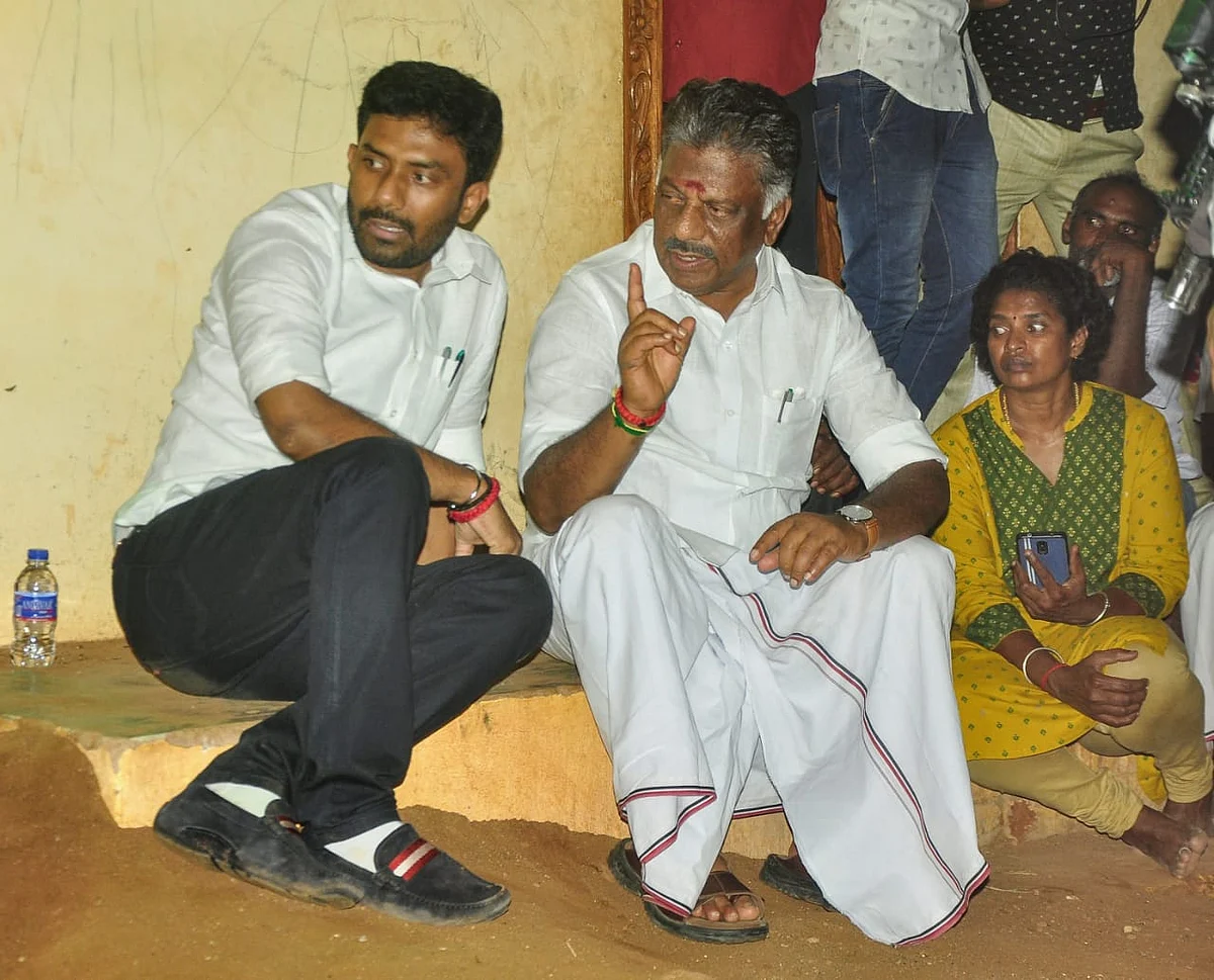 ஓ.பி.எஸ், ரவீந்திரநாத் எம்.பி
