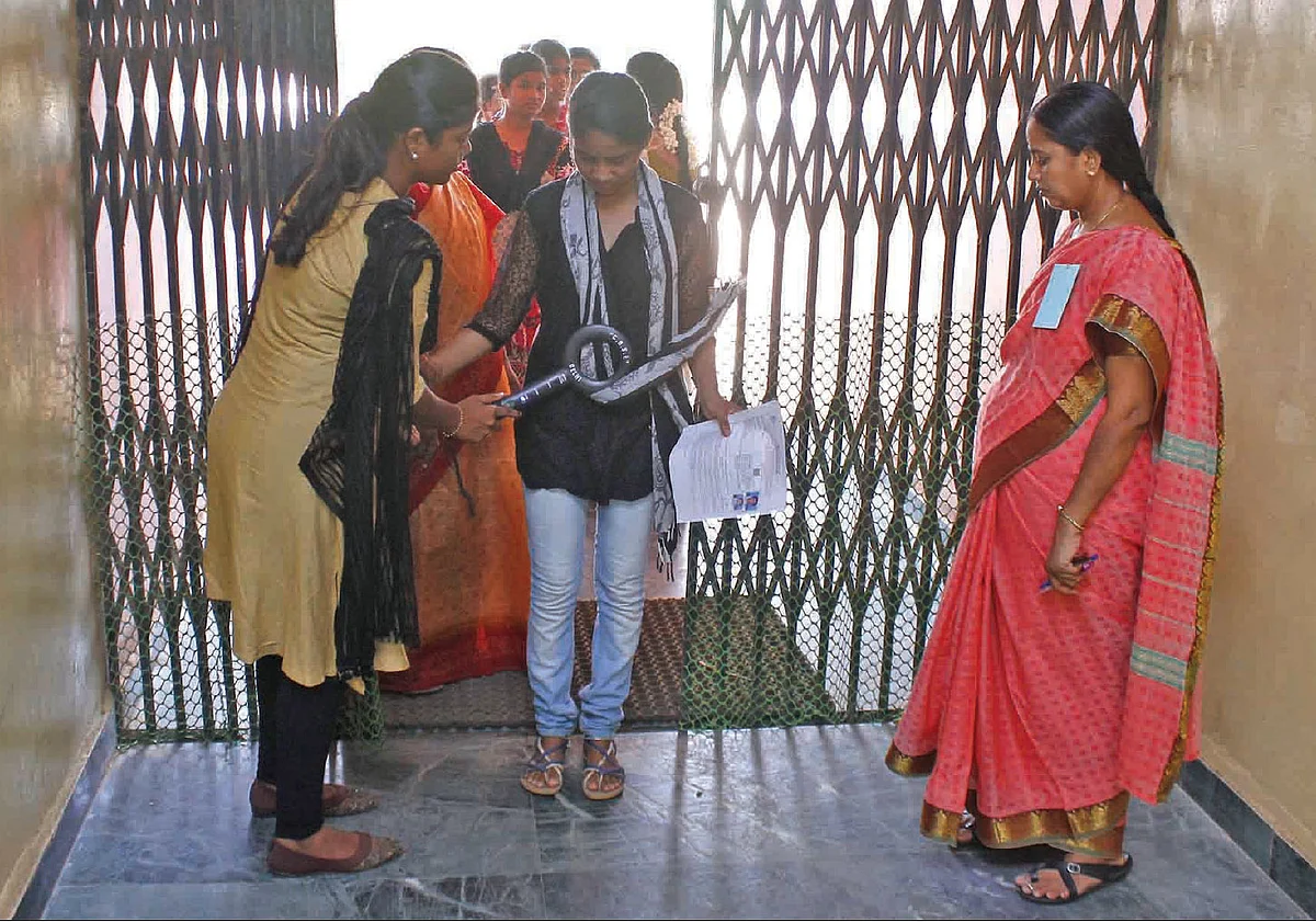 ‘‘நீட் தேர்வு விலக்கு ஒன்றே பிரச்னைகளுக்கெல்லாம் தீர்வு!’’