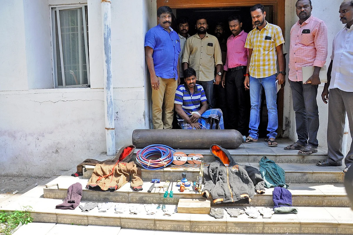 `வெல்டர்' ராதாகிருஷ்ணன்