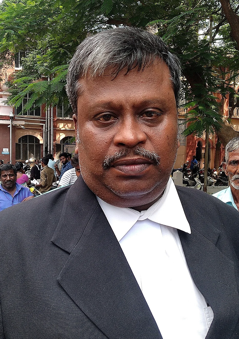 வழக்கறிஞர் சீனிவாசன்