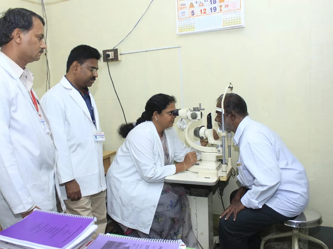 தமிழகத்தில் நம்பர் 1; தனியாரை விஞ்சியது!-100 ஆண்டுகளைக் கடந்து சாதிக்கும் தஞ்சை அரசு கண் மருத்துவமனை
