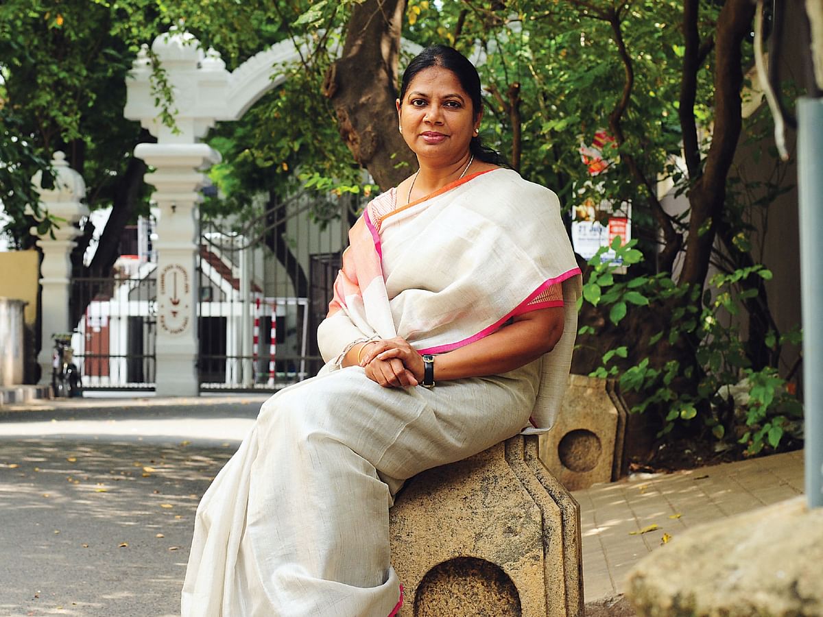 படைப்பாளிகள் மீது தேசத்துரோக வழக்கு... இந்தியாவுக்குத் தலைக்குனிவு!