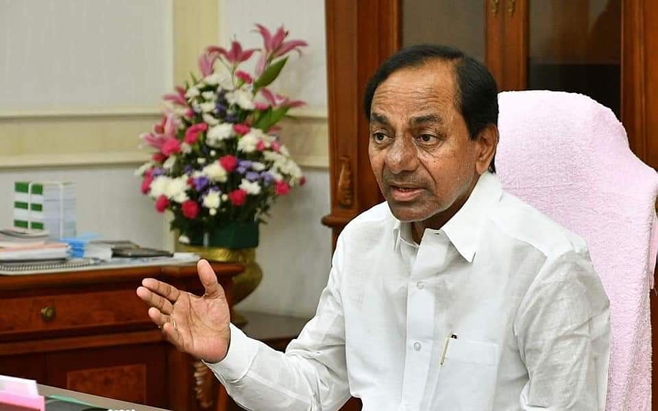 `மாநில நிதிநிலையைக் காக்க அரசு ஊழியர் சம்பளத்தில் 10% முதல் 75% வரை பிடித்தம்!'- தெலங்கானா முதல்வர் 
