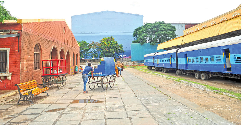 ரயில் நிலையம்