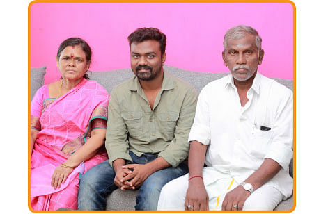 அப்பா-அம்மாவுடன்