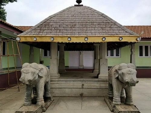பாகண்டேஸ்வரா கோயிலில் உடைக்கப்பட்ட யானை சிலைகள்