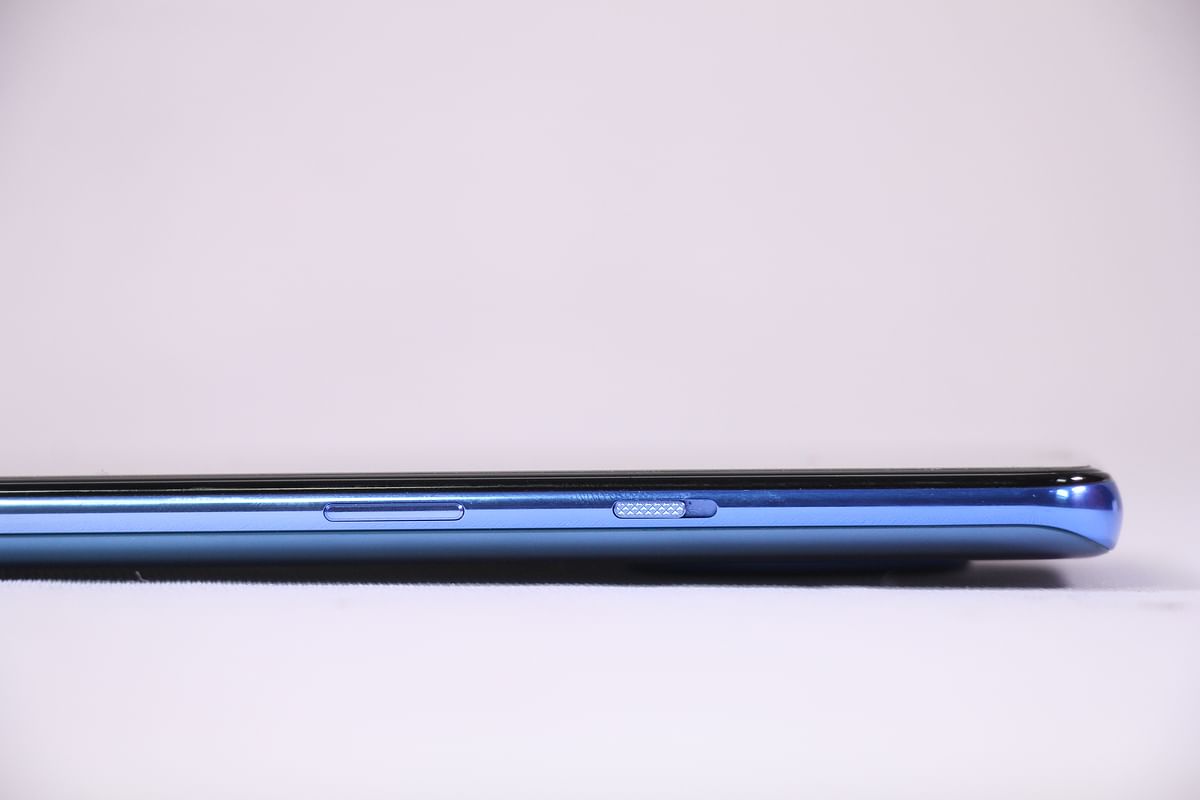 OnePlus7T வடிவமைப்பு