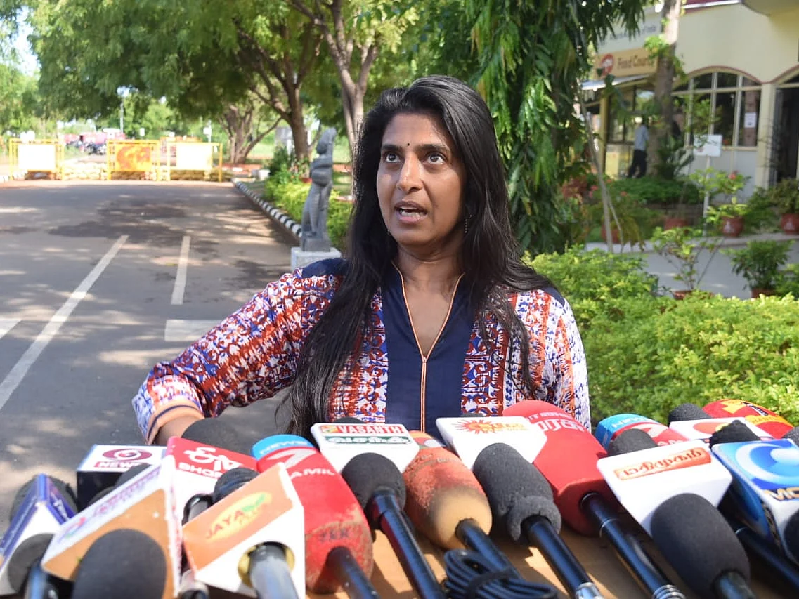 `பொழுதுபோக்கு மட்டும்தான் முக்கியமா?'- தனியார் டி.வி நிகழ்ச்சியால் கலங்கும் நடிகை கஸ்தூரி