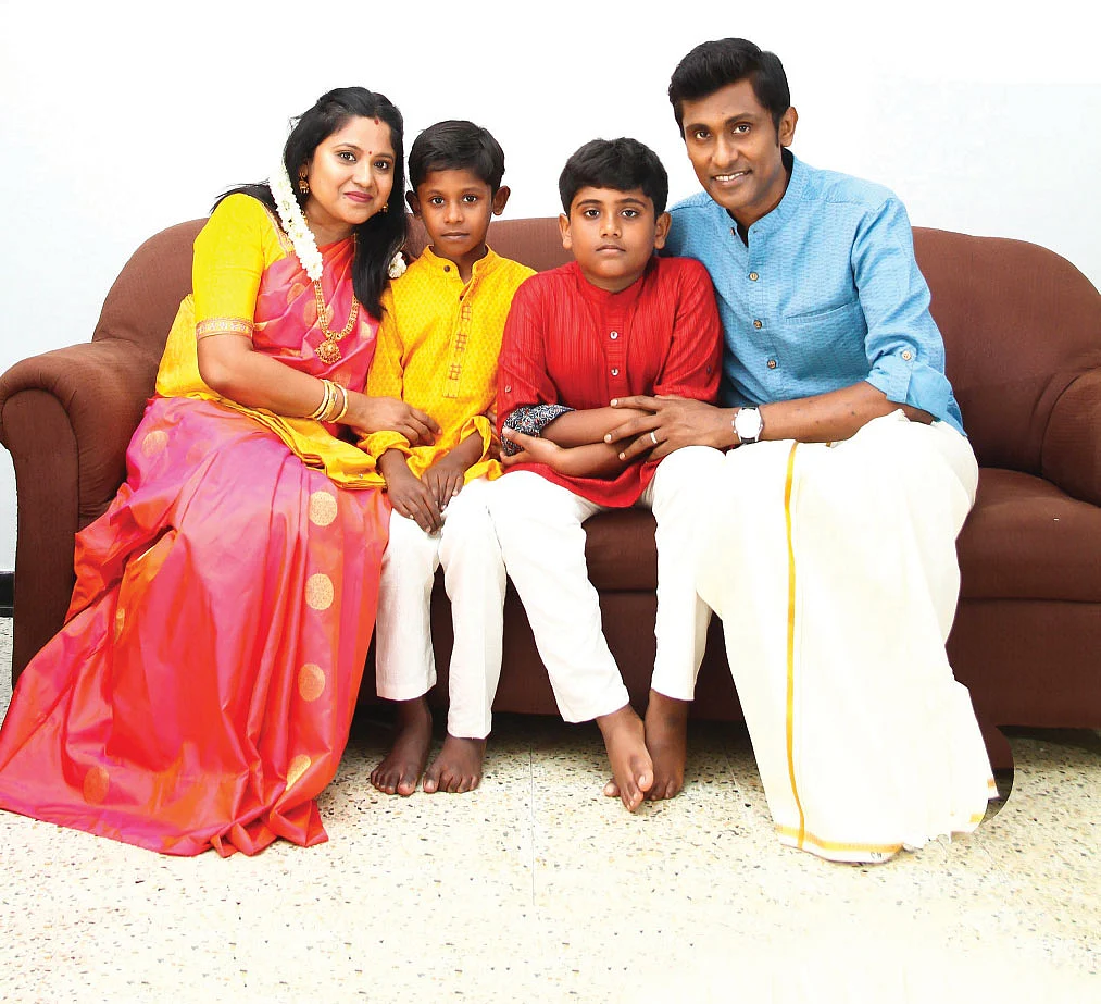 வண்ணம் கொண்ட வெண்ணிலா குடும்பம்!