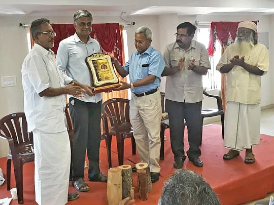 செம்மரச் செம்மல் விருது பெறும் கணேசன்