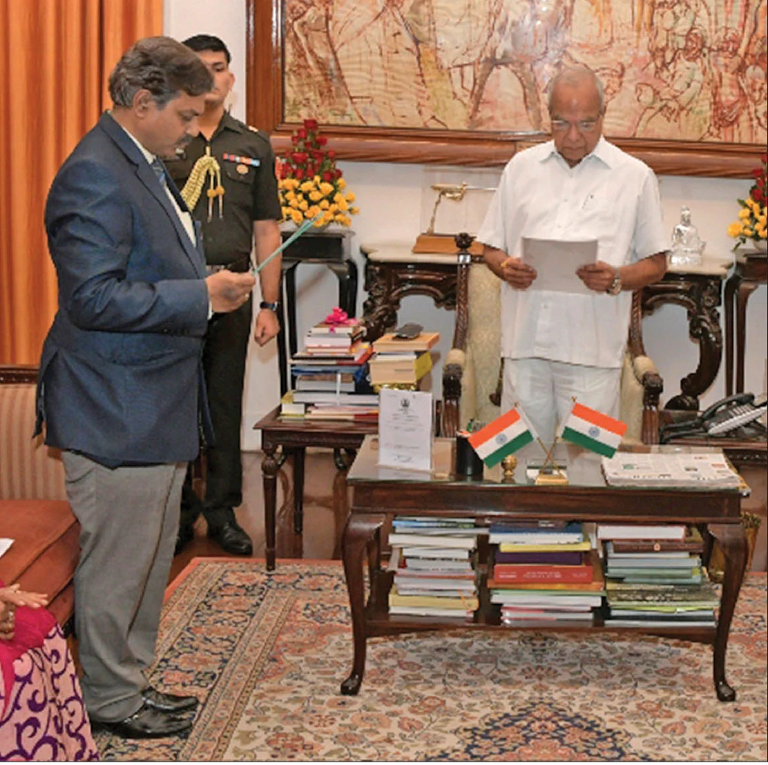 ராஜ்பவனில் நடந்த பதவியேற்பு