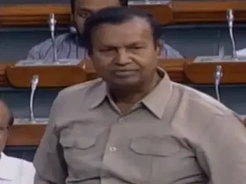 ``காங்கிரஸ்காரர்களே பேசாத விஷயத்தை, தி.மு.க-வினர் ஏன் பேச வேண்டும்?’’- திருமுருகன் காந்தி கேள்வி!