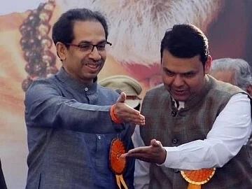 மீண்டும் சாதித்த தேவேந்திர பட்னாவிஸ்: மகாராஷ்டிரா சட்டமேலவைத் தேர்தலில் பாஜக 5 இடங்களில் வெற்றி!