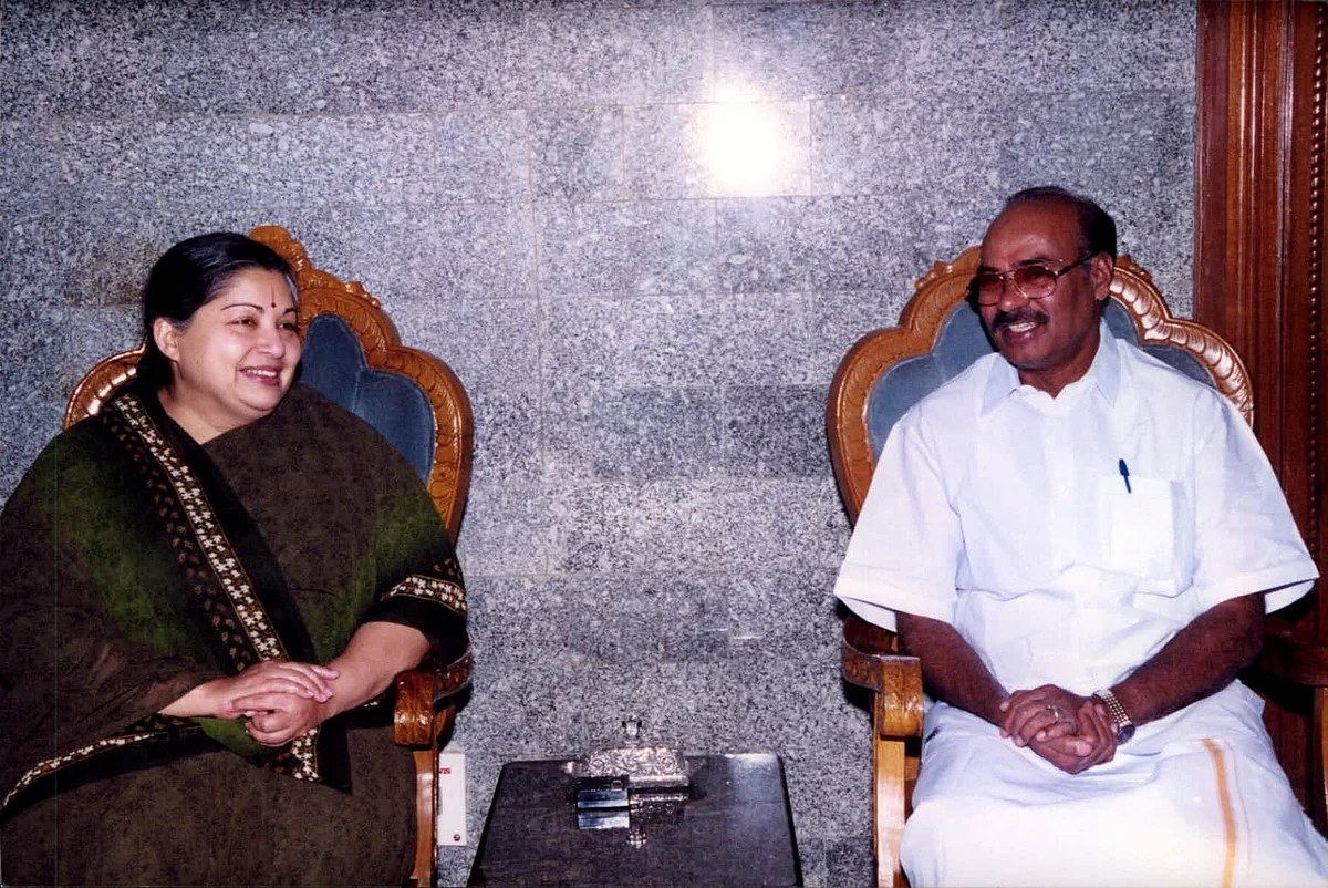 போயஸ் கார்டனில் ஜெயலலிதாவை ராமதாஸ் சந்தித்த போது...