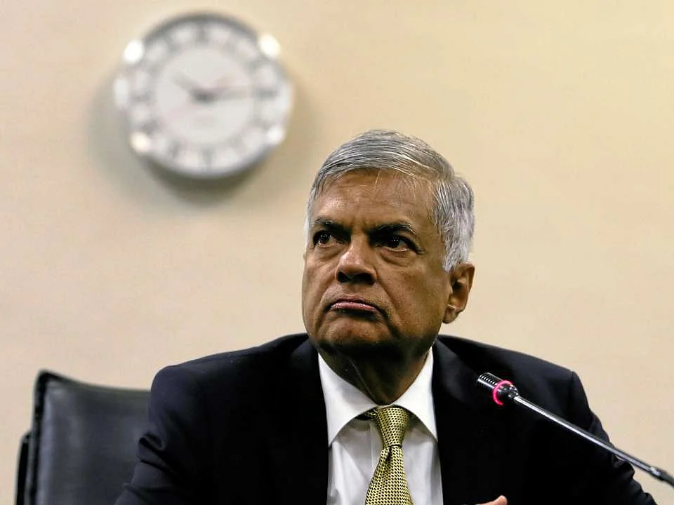 `தோல்விக்குப் பொறுப்பேற்பு; பிரதமர் ரணில் ராஜினாமா!' - இலங்கை அரசியலில் புதிய திருப்பம்