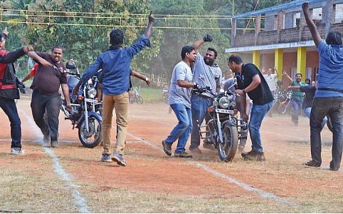 ரைடுனு வந்துட்டா...