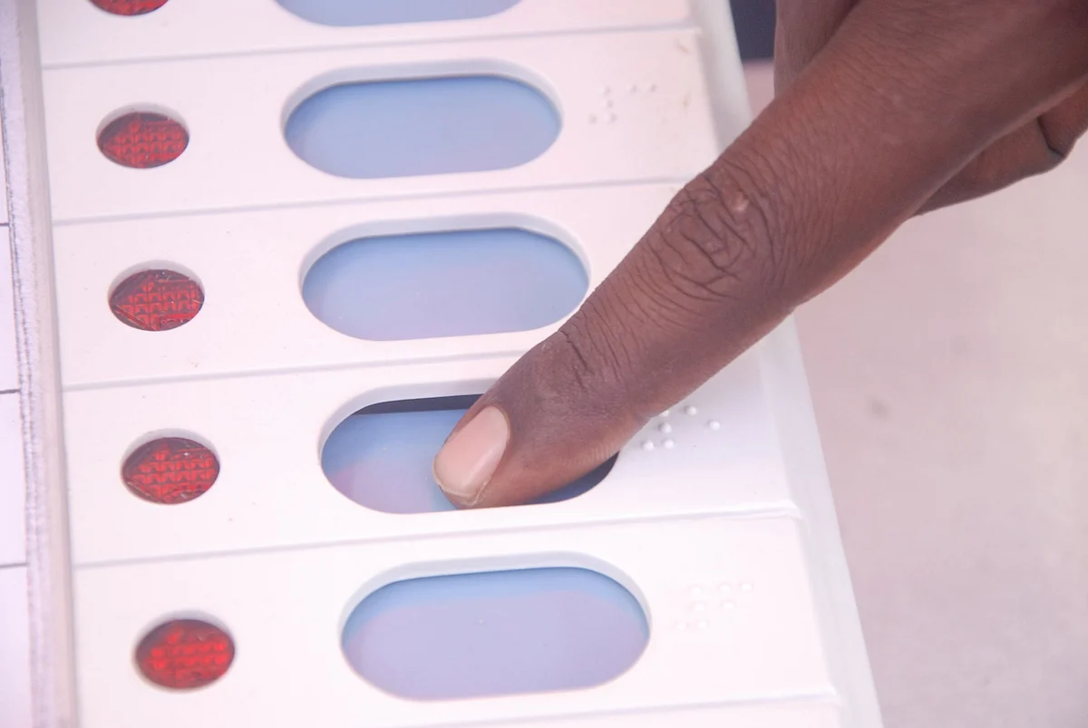 வாக்குப்பதிவு இயந்திரம்