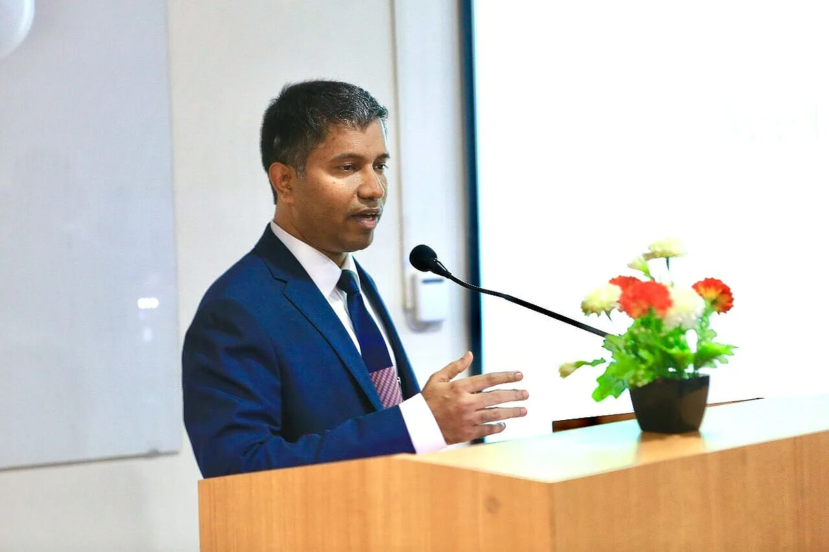 நரம்பியல் மருத்துவர் பிரபாஷ்