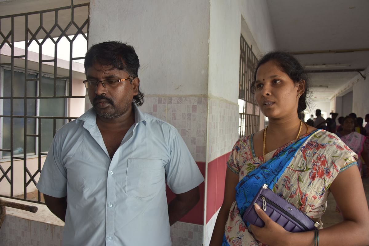 மகன் மூர்த்தி மற்றும் மருமகள் ஜெயஸ்ரீ