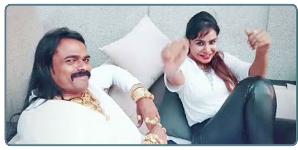 ஸ்ரீரெட்டியுடன் ஹரி நாடார்