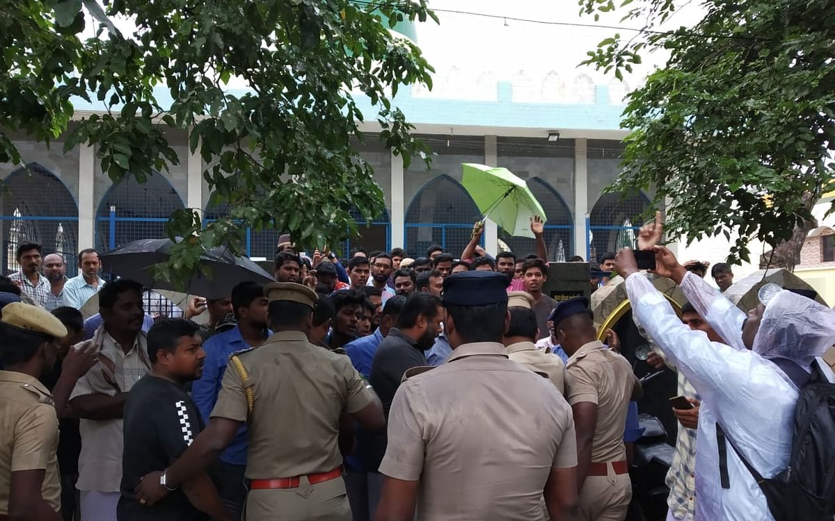 `மருத்துவக் கல்லூரி; தனி மாவட்டம்!' - அமைச்சர் ஓ.எஸ்.மணியனைப் பதறவைத்த மயிலாடுதுறை எதிர்ப்பு