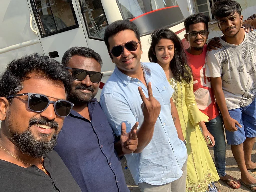 பிரசாத் முருகேசன் மற்றும் குழு